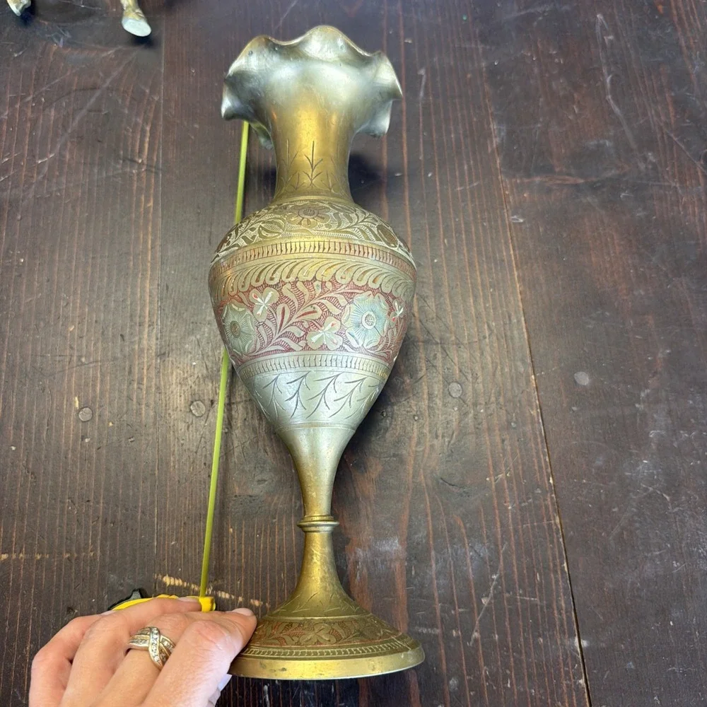 N/A brass vase